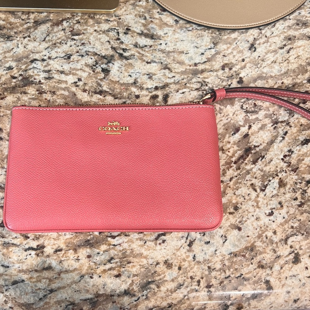 ***LIKE NEW*** Coach Pink Polished Pebble Leather Zip Wristlet